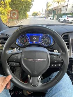کرایسلەر 300